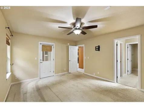 1744 NE Shale Court Roseburg OR 97470