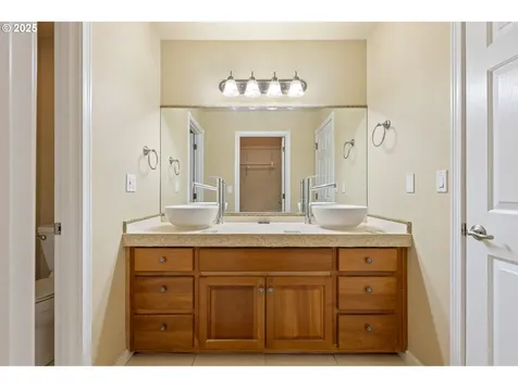 1744 NE Shale Court Roseburg OR 97470