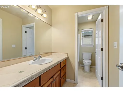 1744 NE Shale Court Roseburg OR 97470