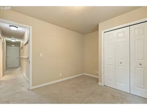1744 NE Shale Court Roseburg OR 97470