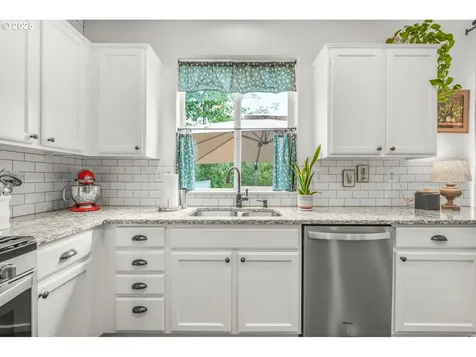 966 NW Brookhill Street Hillsboro OR 97124