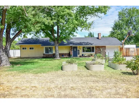 1529 Grand Avenue Medford OR 97504