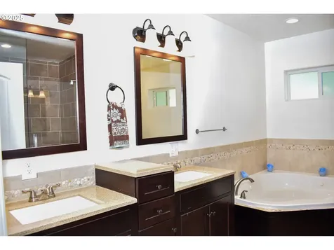 1529 Grand Avenue Medford OR 97504