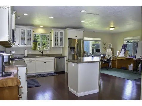 1529 Grand Avenue Medford OR 97504