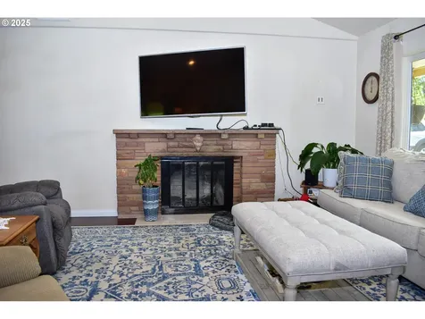 1529 Grand Avenue Medford OR 97504