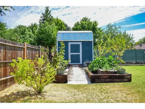 1529 Grand Avenue Medford OR 97504