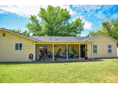 1529 Grand Avenue Medford OR 97504