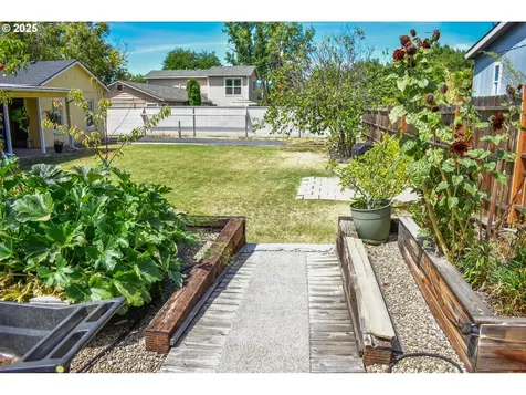 1529 Grand Avenue Medford OR 97504