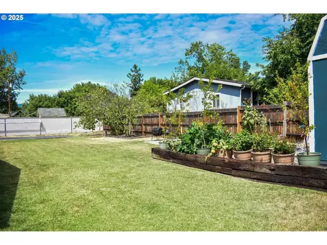 1529 Grand Avenue Medford OR 97504