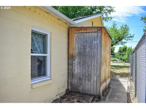 1529 Grand Avenue Medford OR 97504