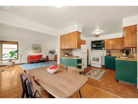 7825 SE Sherman Street Portland OR 97215