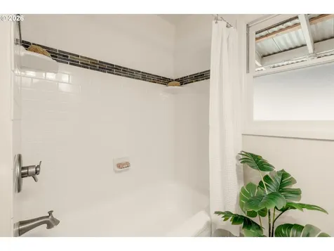 7825 SE Sherman Street Portland OR 97215