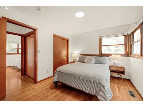 7825 SE Sherman Street Portland OR 97215