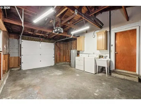 7825 SE Sherman Street Portland OR 97215
