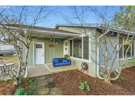 1424 SE Villard Street Mcminnville OR 97128
