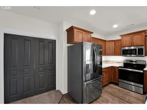 32944 E Lincoln Way Eugene OR 97408