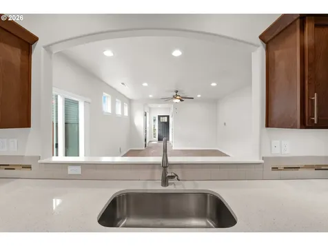 32944 E Lincoln Way Eugene OR 97408