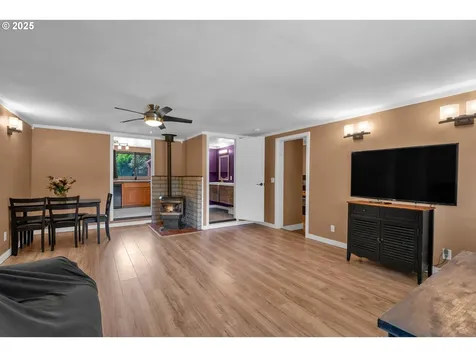 630 Colonial Drive Springfield OR 97477