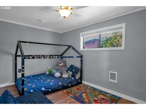 630 Colonial Drive Springfield OR 97477