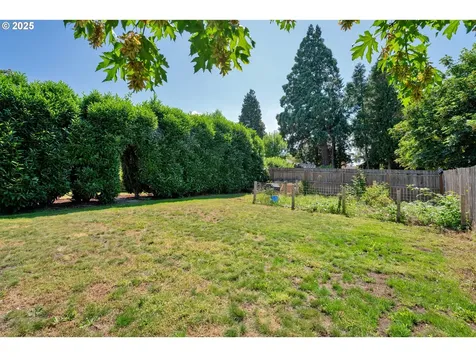 630 Colonial Drive Springfield OR 97477