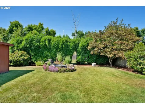 630 Colonial Drive Springfield OR 97477