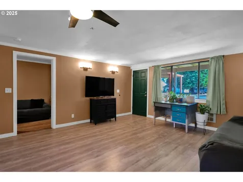 630 Colonial Drive Springfield OR 97477