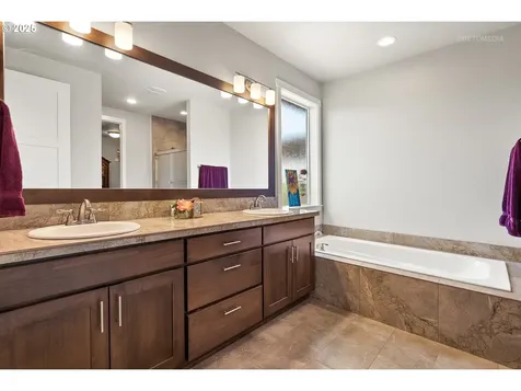 601 SW 7th Street Dundee OR 97115