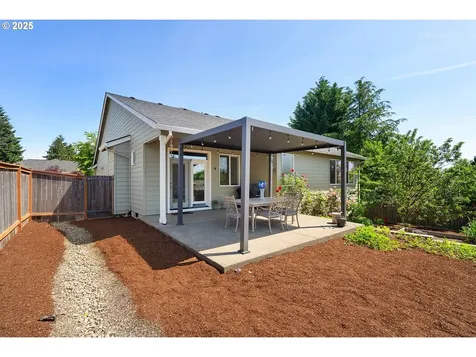 601 SW 7th Street Dundee OR 97115