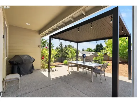 601 SW 7th Street Dundee OR 97115
