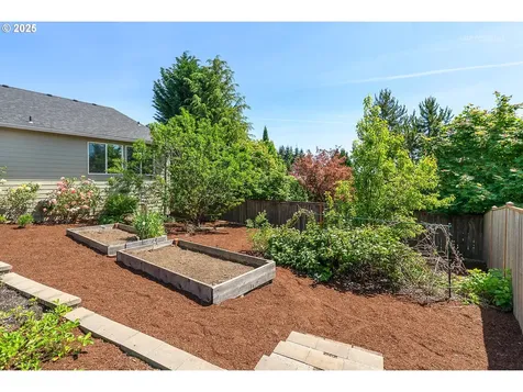 601 SW 7th Street Dundee OR 97115