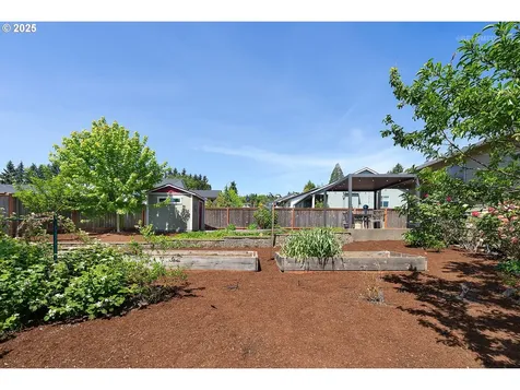 601 SW 7th Street Dundee OR 97115