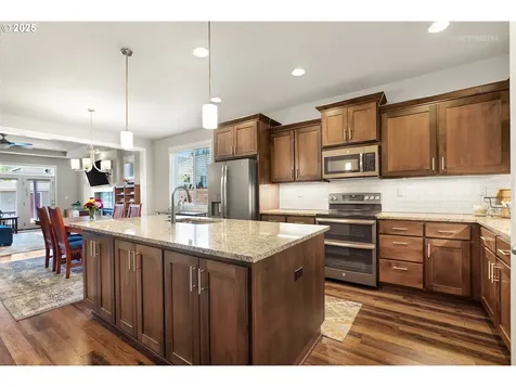 601 SW 7th Street Dundee OR 97115