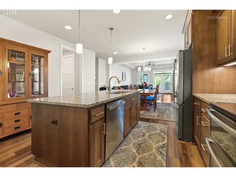 601 SW 7th Street Dundee OR 97115