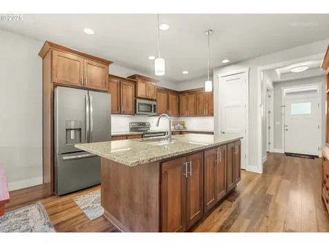 601 SW 7th Street Dundee OR 97115