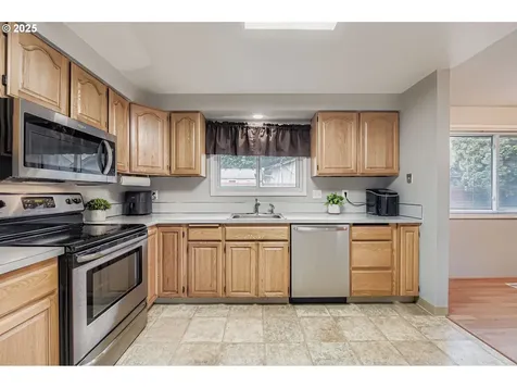 1833 NE 157th Avenue Portland OR 97230