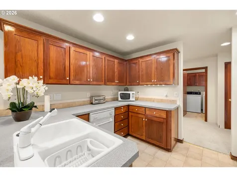 1732 SE 28th Court Gresham OR 97080