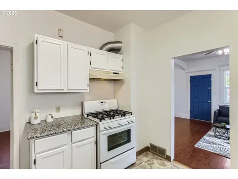 6436 SE 72nd Avenue Portland OR 97206