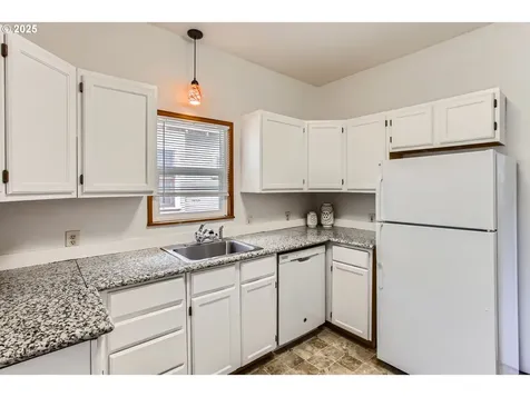 6436 SE 72nd Avenue Portland OR 97206