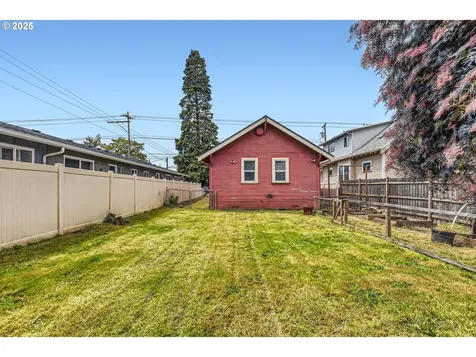 6436 SE 72nd Avenue Portland OR 97206
