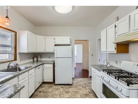 6436 SE 72nd Avenue Portland OR 97206