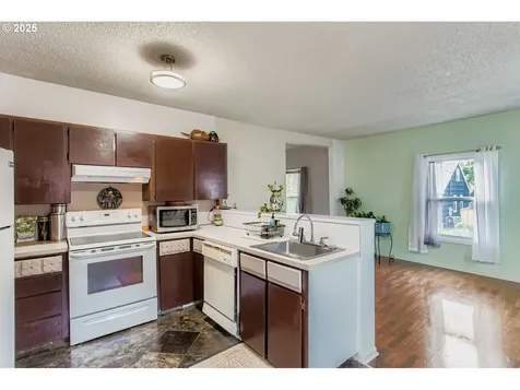 1549 N Blandena Street Portland OR 97217