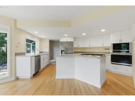 5760 Meridian Court Lake Oswego OR 97035