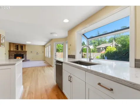5760 Meridian Court Lake Oswego OR 97035