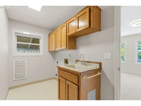 5760 Meridian Court Lake Oswego OR 97035