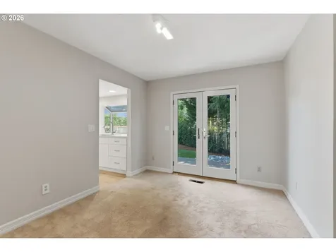 5760 Meridian Court Lake Oswego OR 97035