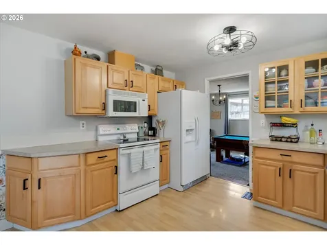 1563 NE Village Squire Court Gresham OR 97030