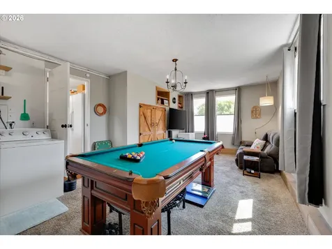 1563 NE Village Squire Court Gresham OR 97030