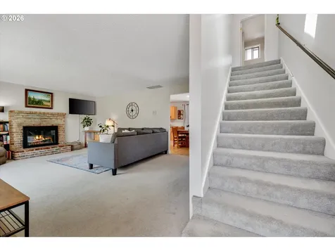 1563 NE Village Squire Court Gresham OR 97030