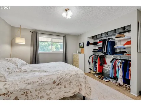 1563 NE Village Squire Court Gresham OR 97030