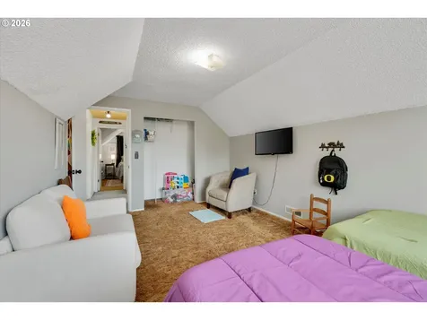 1563 NE Village Squire Court Gresham OR 97030